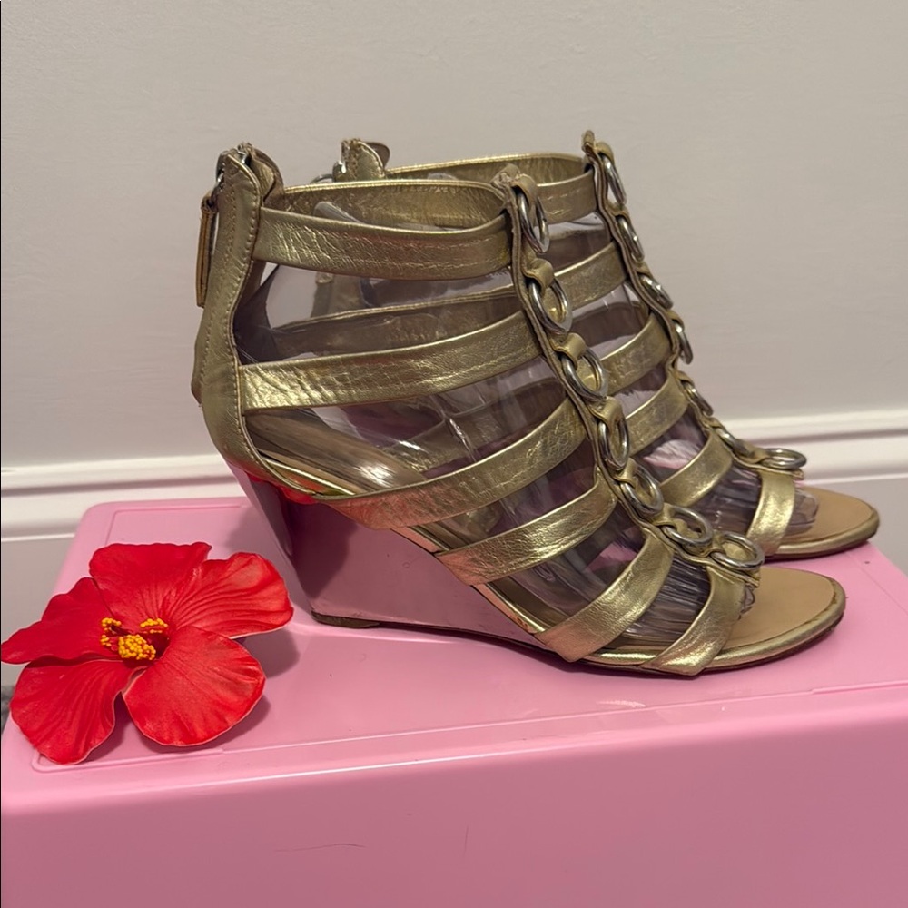 🌺🌺🌺Rare Giuseppe Zanotti Gold Wedge Sandals Gladiator Style size 38/7-7.5 🌹🌹🌹